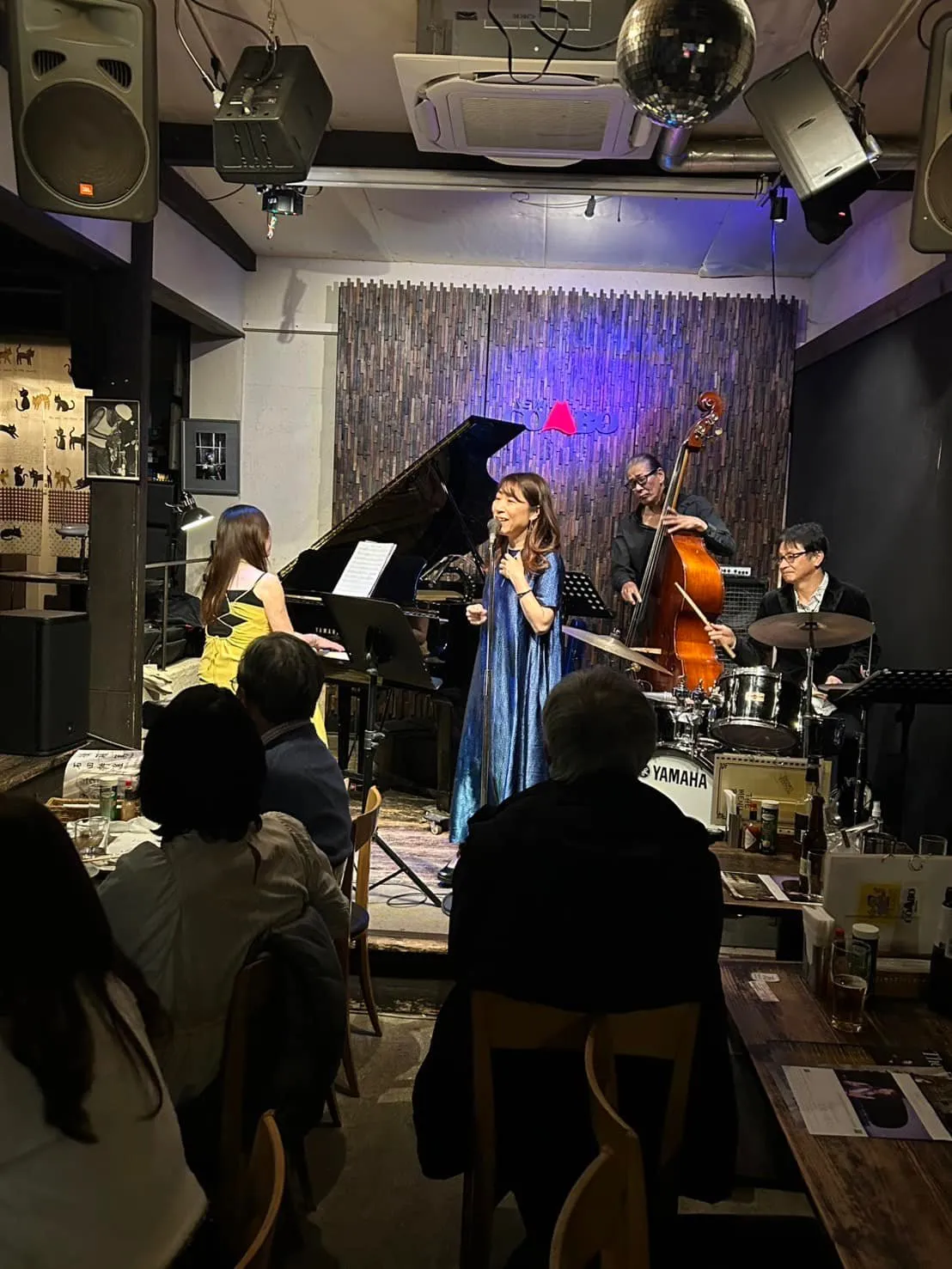 1/11（土）、満席のお客様に囲まれて、とても良いライブでし...