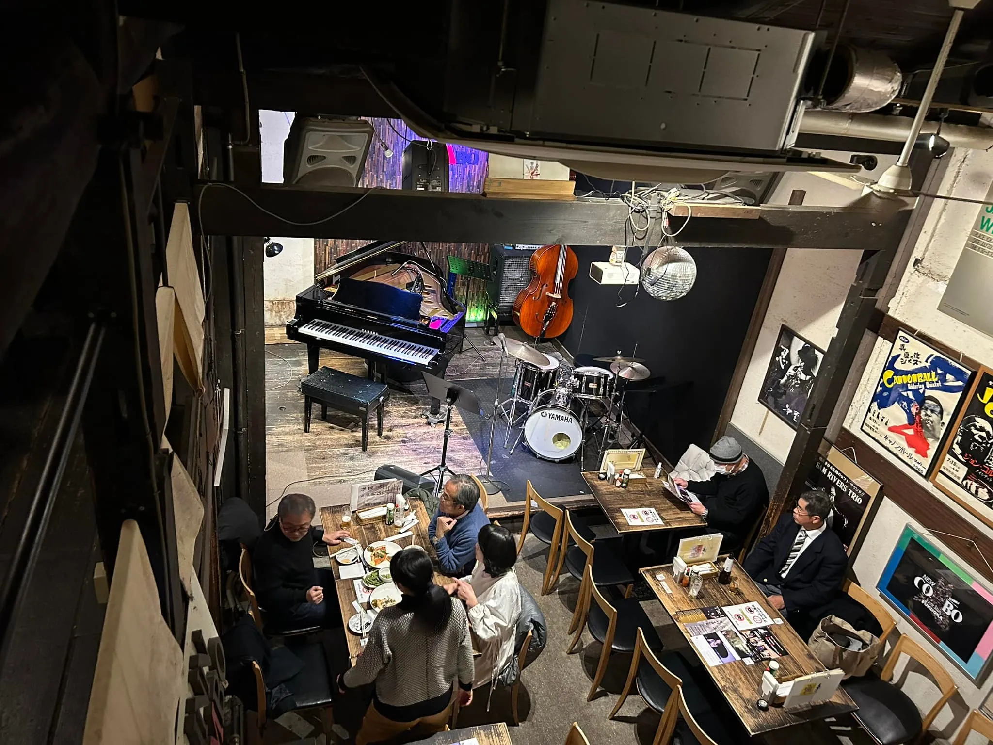 1/11（土）、満席のお客様に囲まれて、とても良いライブでし...